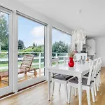 3 Bedroom Beautiful In * Strøby Ladeplads