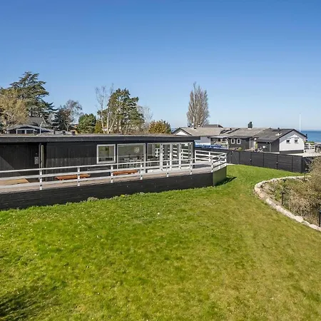 3 Bedroom Beautiful In Holiday home *