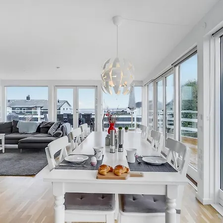 3 Bedroom Beautiful In Holiday home Stroby