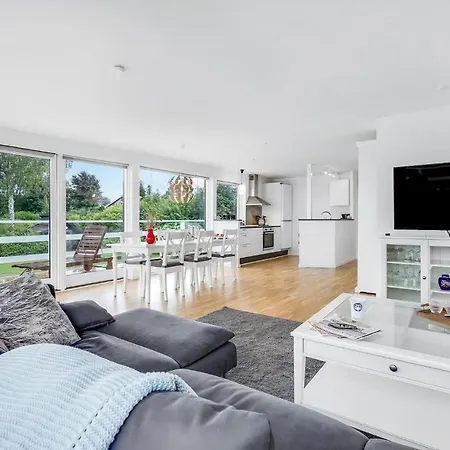 3 Bedroom Beautiful In Holiday home Stroby