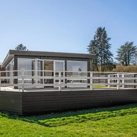 3 Bedroom Beautiful In Holiday home Stroby