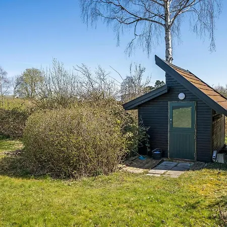 3 Bedroom Beautiful In Stroby